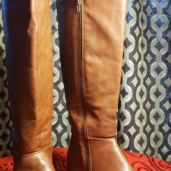 Boots - Picture 1 of 4